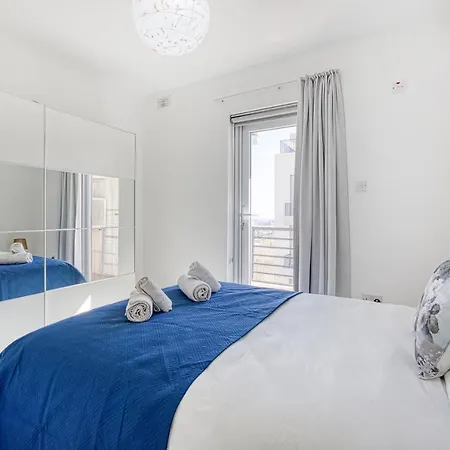 Beautiful & Modern 2br In By 360 Estates Διαμέρισμα